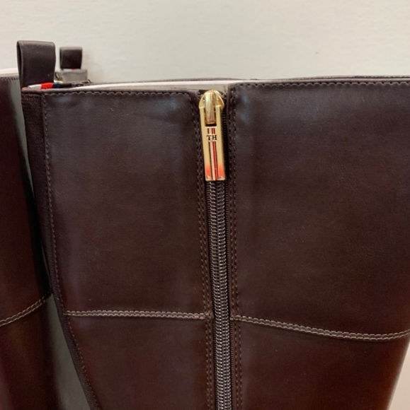 Tommy Hilfiger riding boots (7.5 wide calf) - Picture 6 of 7